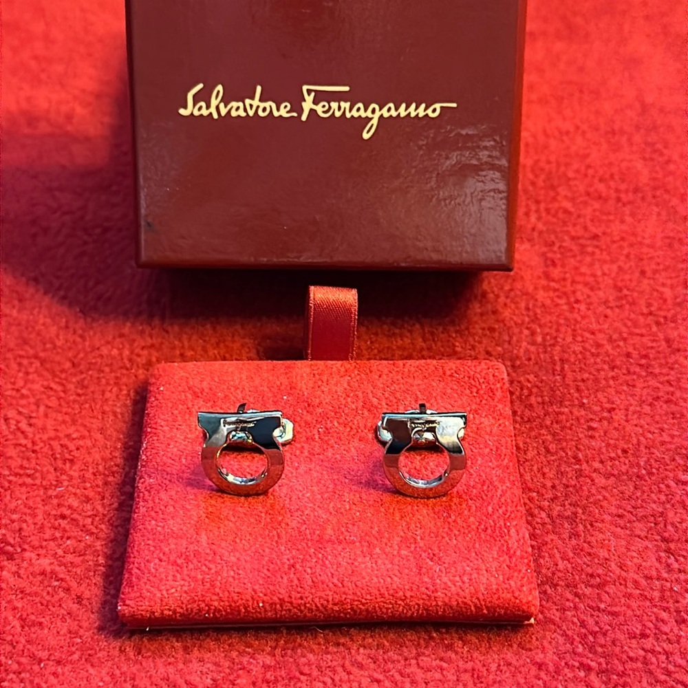 💎✨Salvatore Ferragamo Men’s Cufflinks✨💎